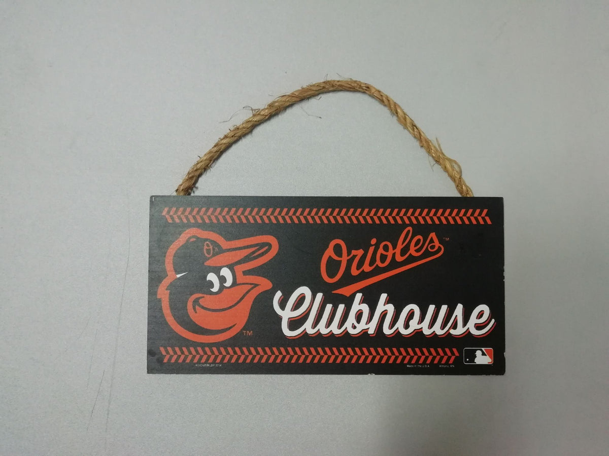 Cartello Orioles Clubhouse
