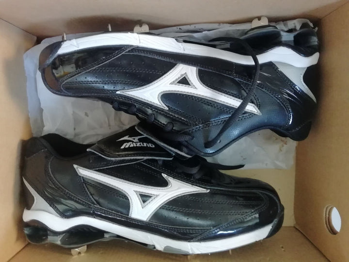 Scarpe con Spikes di Ferro e con Linguetta