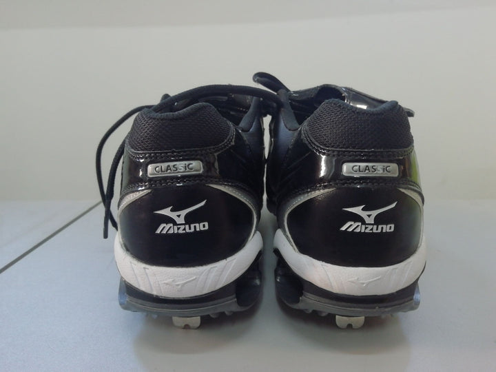 Scarpe con Spikes di Ferro e con Linguetta